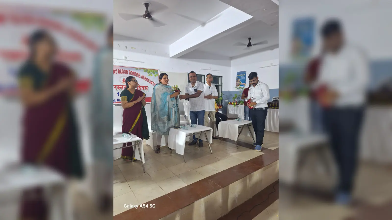 डीसी ने रक्तदाताओं को प्रशस्ति-पत्र देकर किया सम्मानित