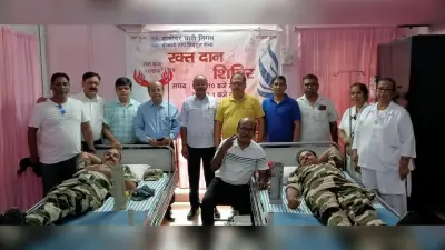 शिविरों में लोगों ने किया रक्तदान