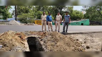 बिना कागजी कार्रवाई पूरी किये पानी संयोग ले रहे लोगों को जेइ ने रोका