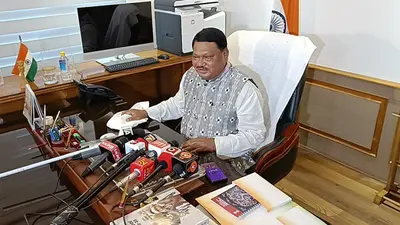 जनजातीय मामलों के मंत्री जुएल उरांव ने संभाला कार्यभार, बोले-आदिवासी क्षेत्रों में सड़क, संचार और सिंचाई नेटवर्क को बनायेंगे बेहतर