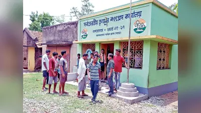 जलापूर्ति की समस्या को लेकर ग्रामीणों ने की पार्षद से मुलाकात