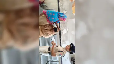 चलती ट्रेन में महिला यात्री का हुआ प्रसव