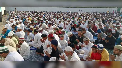 बरही में यकीदत के साथ अदा की गयी नमाज