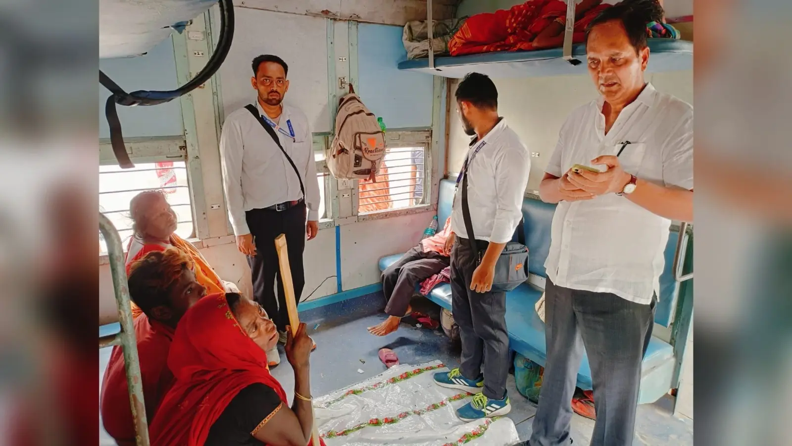 40 दिनों से ट्रांसफार्मर शिफ्ट करने की जगह तलाश रहा बिजली विभाग