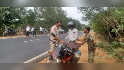 नारायणपुर पुलिस ने की वाहनों की जांच