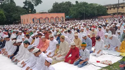 ईद उल अजहा पर अल्लाह की इबादत में उठे हाथ, अकीदत के साथ अदा हुई नमाज, मांगी अमन, चैन की दुआ
