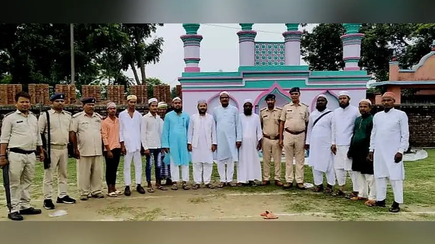 हर्षोल्लास पूर्वक मनाया गया ईद उल अजहा, ईदगाहों व मस्जिदों में पढ़ी गई नमाज