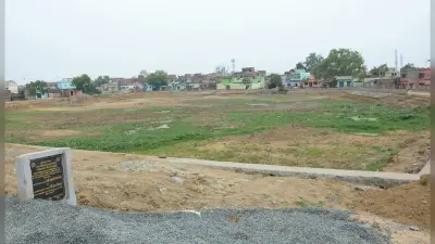 सौंदर्यीकरण के नाम पर तालाब बने मैदान, इस साल भी बहकर नालियों में चला जायेगा बरसात का पानी