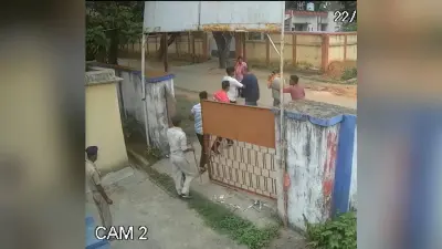 सुरक्षा कर्मी के सामने अपराधियों ने कोल ट्रांसपोर्टिंग के कर्मी से मारपीट कर छीना टेंडर पेपर