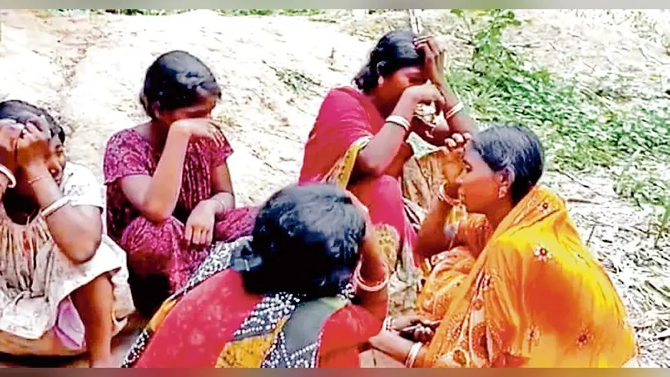 पति ने किया हमला फिर लगायी फांसी, सास की मौत, पत्नी घायल