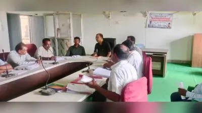 विकास योजनाओं को लेकर कर्मियों के साथ की मंत्रणा, अधूरे कार्य जल्द पूरा करने का दिया निर्देश