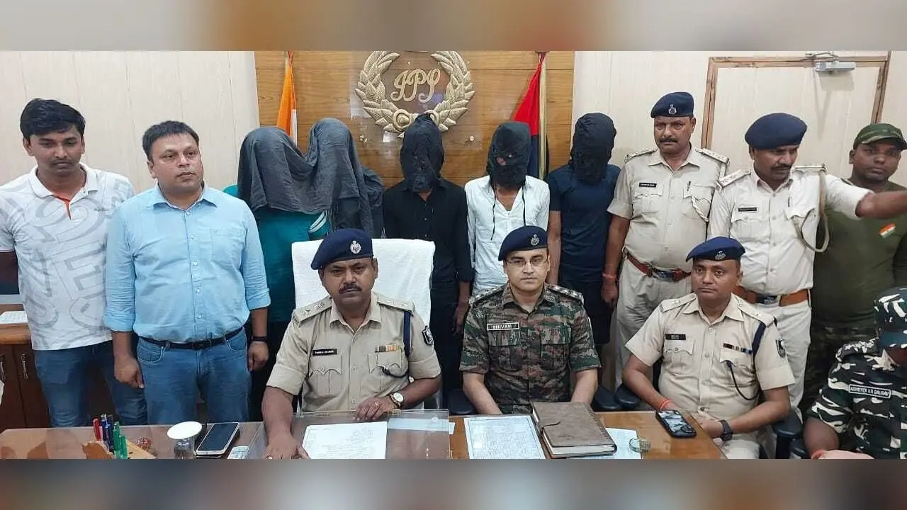 दाल व्यवसायी के मुंशी से लूट मामले के सभी पांच अपराधी गिरफ्तार