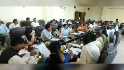 सरकार, प्रशासन व ग्रामीणों के बीच कड़ी हैं जनप्रतिनिधि