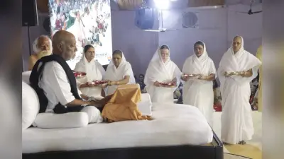 भगवान राम के स्मरण से जीवन को धन्य करें : मोरारी बापू