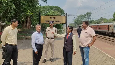 बामड़ा स्टेशन के प्रतीक्षालय, प्लेटफॉर्म पर लगा कूड़े का अंबार, डीआरयूसीसी सदस्य ने जतायी नाराजगी