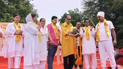 योग सबके लिए है जरूरी, योग करने से हम रहते है निरोग