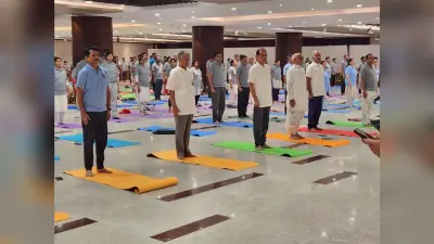 योग कर मंत्री ने बताया महत्व