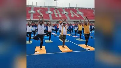 स्वस्थ जीवन के लिए योग को बनायें दिनचर्या का हिस्सा : जुएल ओराम