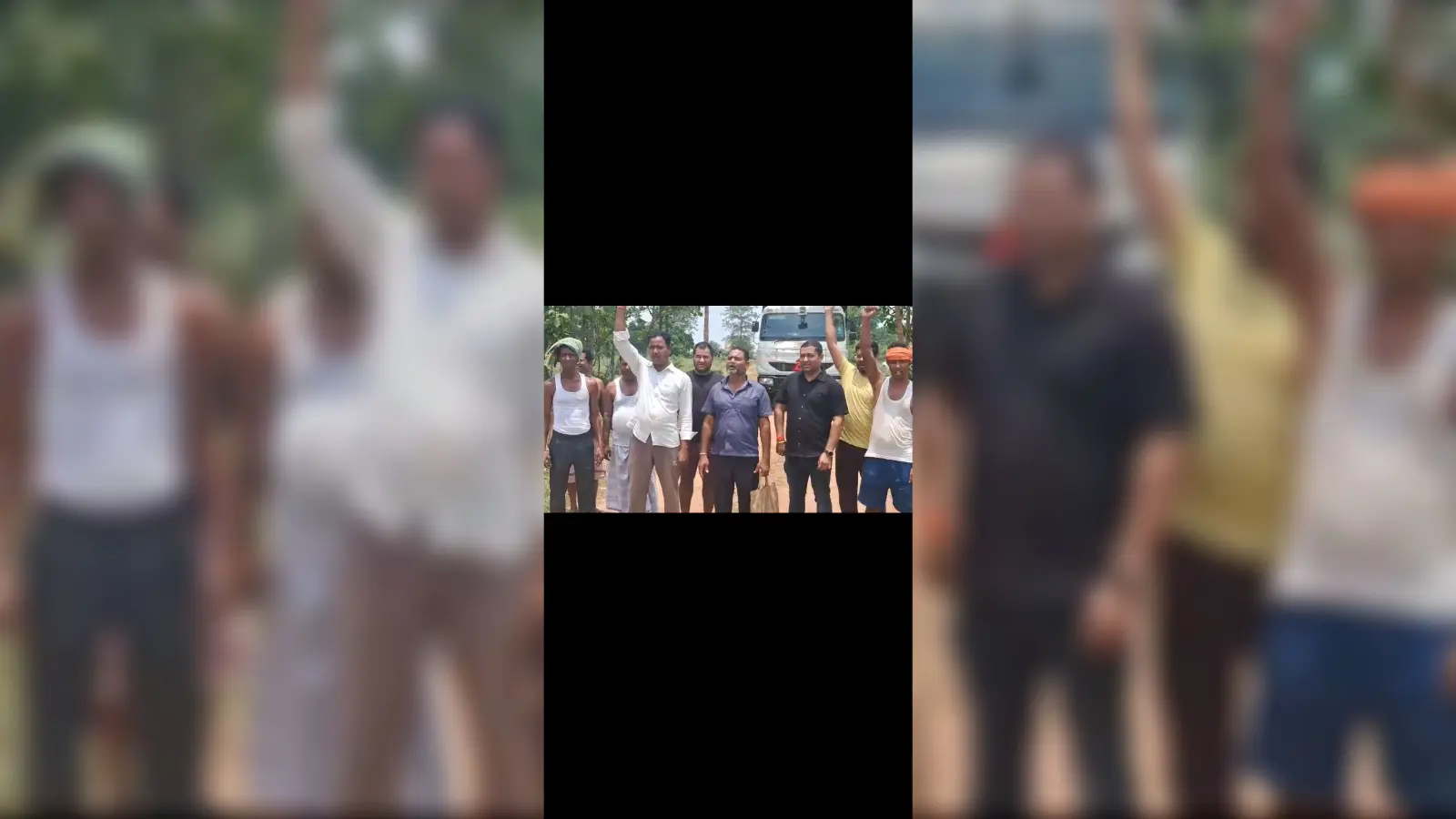 चैता गांव के रैयतों ने रेलवे फ्लाईओवर निर्माण की ट्रांसपोर्टिंग रोकी