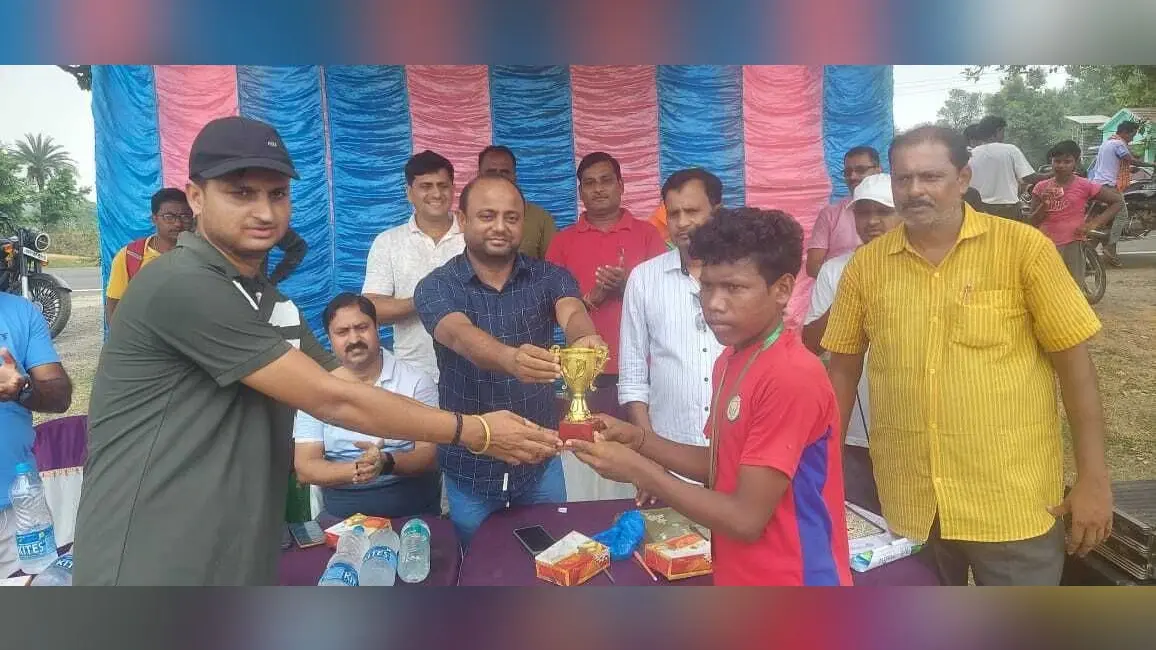 अंडर-15 वर्ग में सरसाजोल टीम विजयी