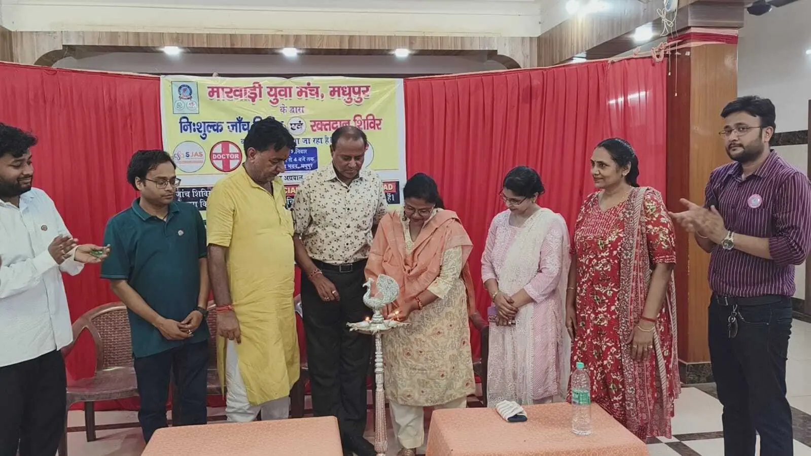 स्वास्थ्य जांच शिविर में लोगों को दिये गये परामर्श, 35 रक्तवीरों ने किया ब्लड डोनेट