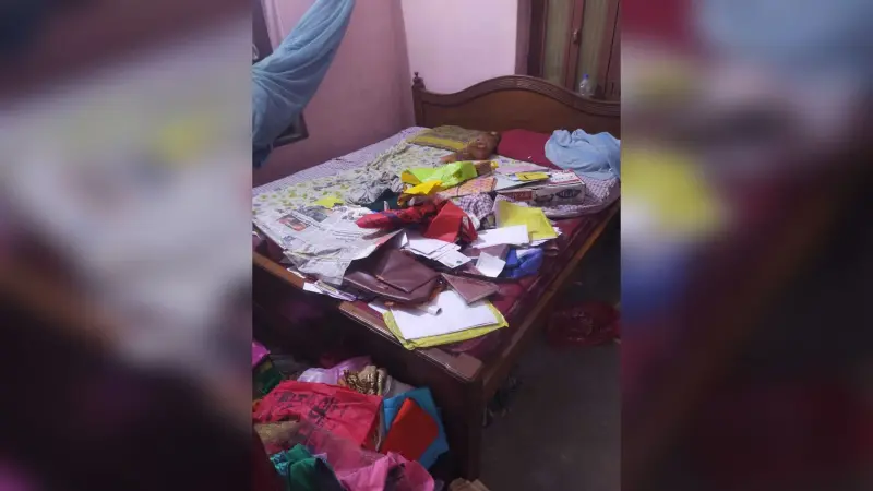 घर का ताला तोड़कर चोर ले गये लाखों रुपये के जेवरात व नकद