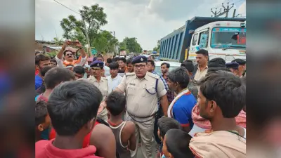 मरांची में मिट्टी की अवैध ढुलाई के विरोध में फायरिंग, एनएच जाम
