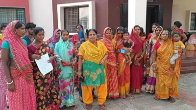 ग्रुप लोन में पौने चार लाख की धोखाधड़ी करने की शिकायत