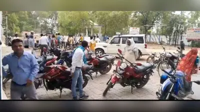 मुखिया पुत्र और पंसस पति के बीच जम कर चले लात-घूंसे