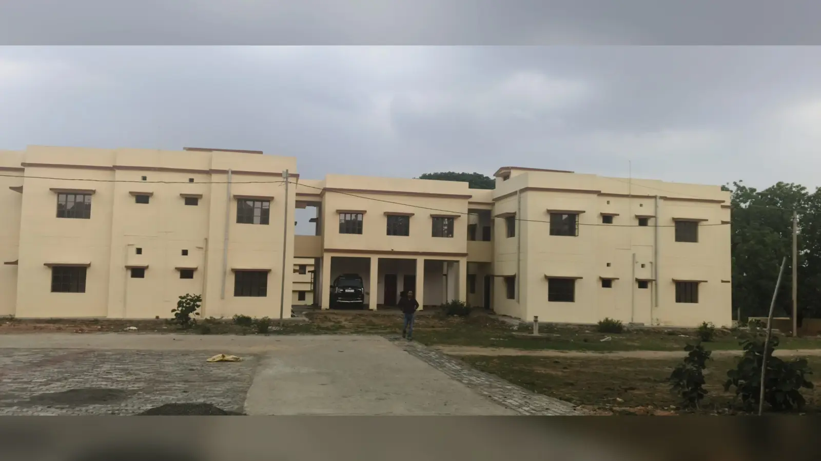 दस साल से अधूरे सामुदायिक स्वास्थ्य केंद्र का निर्माण पूरा