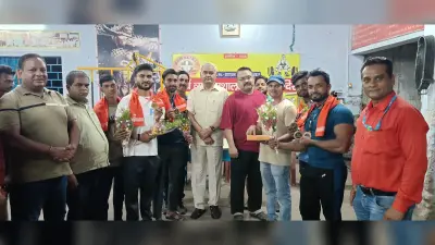 मेडल लेने वाले खिलाड़ियों को किया गया सम्मानित