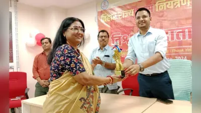 सखी बहिनपा मैथिलानी समूह को डीएम ने किया सम्मानित