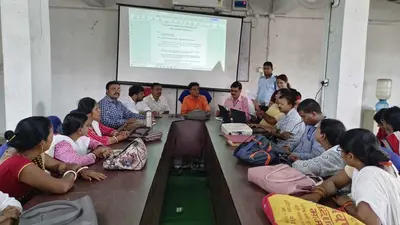उपकेंद्रों की प्रगति रिपोर्ट असंतोषजनक पाये जाने पर उपाधीक्षक ने कई एएनएम को लगायी फटकार