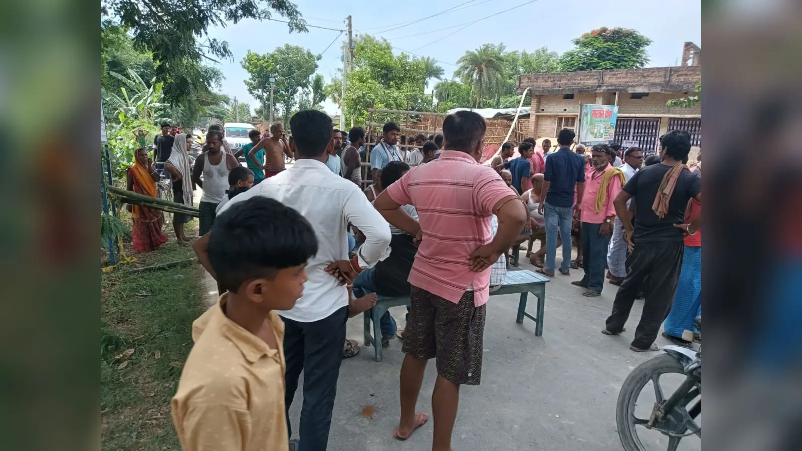 डंपर की ठोकर से सीएसपी संचालक मौत, सड़क जाम