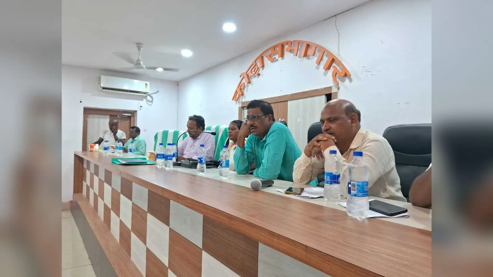 हंगामेदार हुई पंचायत समिति की बैठक