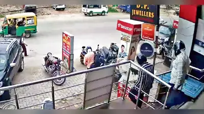 दुकान में हेलमेट पहन कर घुसे थे अपराधी, दुकान संचालक को बंधक बना की लूटपाट