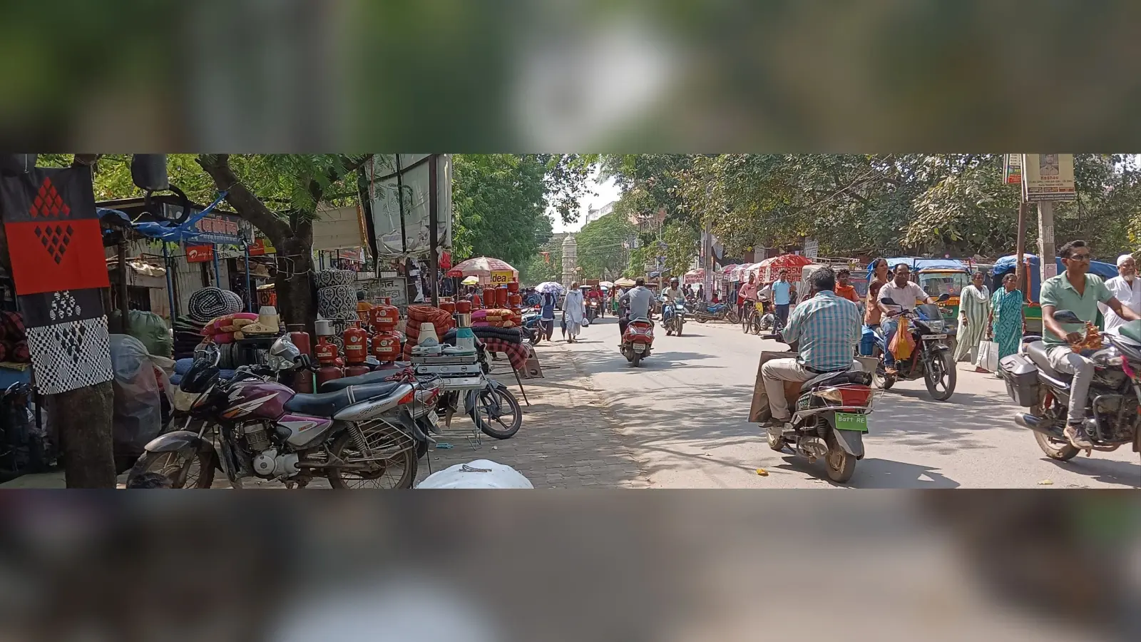 शहर के आधा दर्जन पार्किंग स्थलों पर अवैध कब्जा, वाहनों की जगह लगती हैं दुकानें