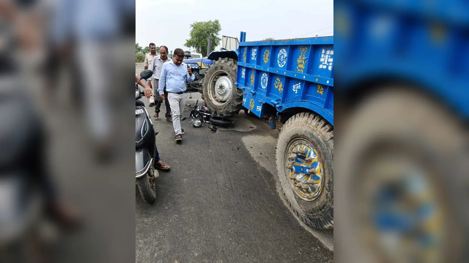 खुसरूपुर. ट्रैक्टर ने बाइक में मारी टक्कर, दो युवक हुए गंभीर घायल