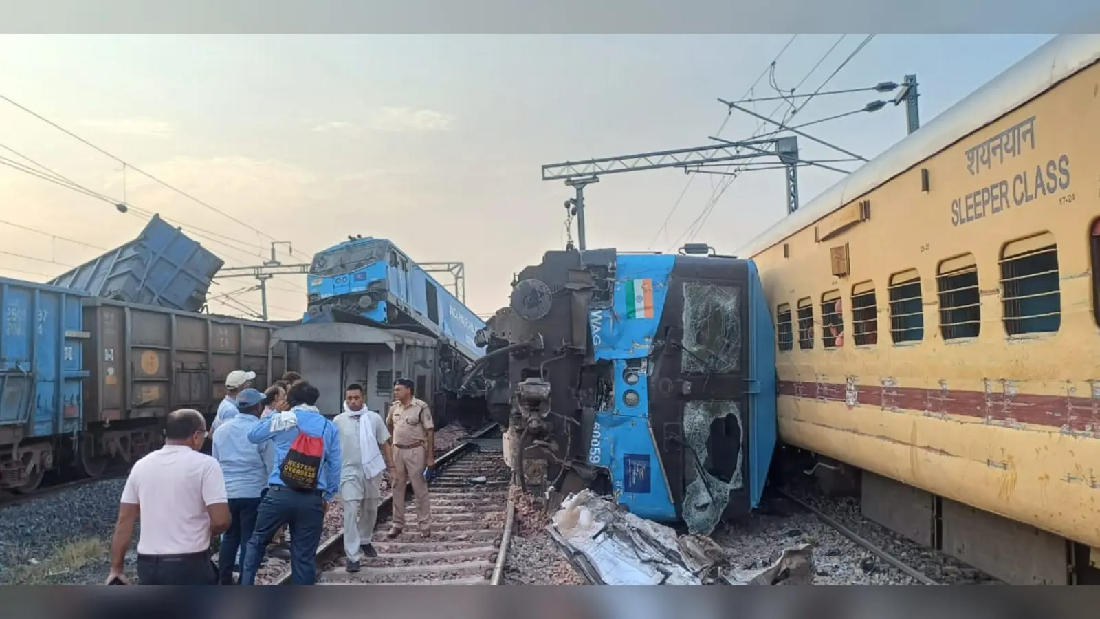 Train Accident: पंजाब में दो मालगाड़ियों के बीच टक्कर, देखें वीडियो