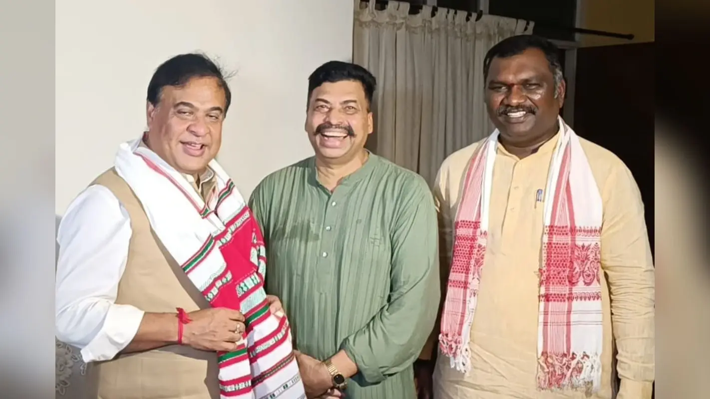 विधानसभा चुनाव की तैयारी में जुटी भाजपा, झारखंड के आदिवासी नेताओं से मिले असम के सीएम हिमंत बिश्व सरमा