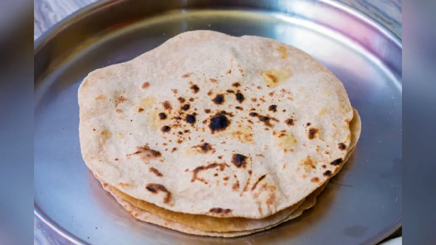 Benefits of Basi Roti: कितना फायदेमंद है बासी रोटी, इसके गुण जानने के बाद आप भी नहीं फेकेंगे रोटियां