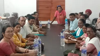 55 पंचायतों के मुखिया व पंसस रेलवे अधीन क्षेत्र में मुखिया फंड से विकास कार्य को रोकने के मसले पर डीसी से करेंगे वार्ता