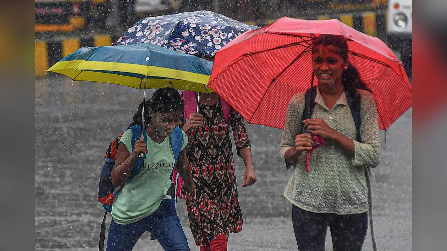 Kal Ka Mausam: बंगाल की खाड़ी में बना साइक्लोन पूर्वी झारखंड पहुंचा, 18 जिलों में भारी बारिश का अलर्ट