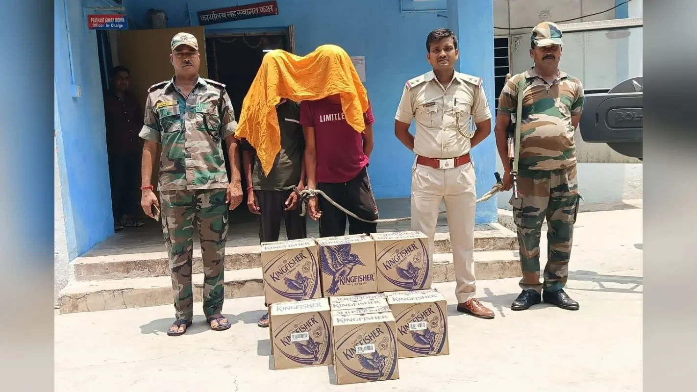 Crime News: दूध के वाहन में शराब की तस्करी, रांची-चतरा सीमा से पुलिस ने 2 को किया गिरफ्तार