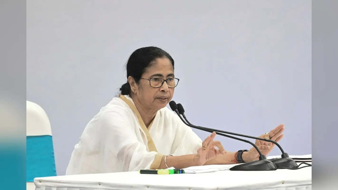 डिप्टी स्पीकर के लिए ममता बनर्जी ने सुझाया गैर कांग्रेसी सांसद का नाम, राजनाथ सिंह ने दीदी से फोन पर की बात