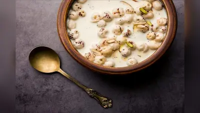Milk and Makhana: दूध में मखाना मिलाकर खाने से होने वाले 5 सबसे बड़े लाभ