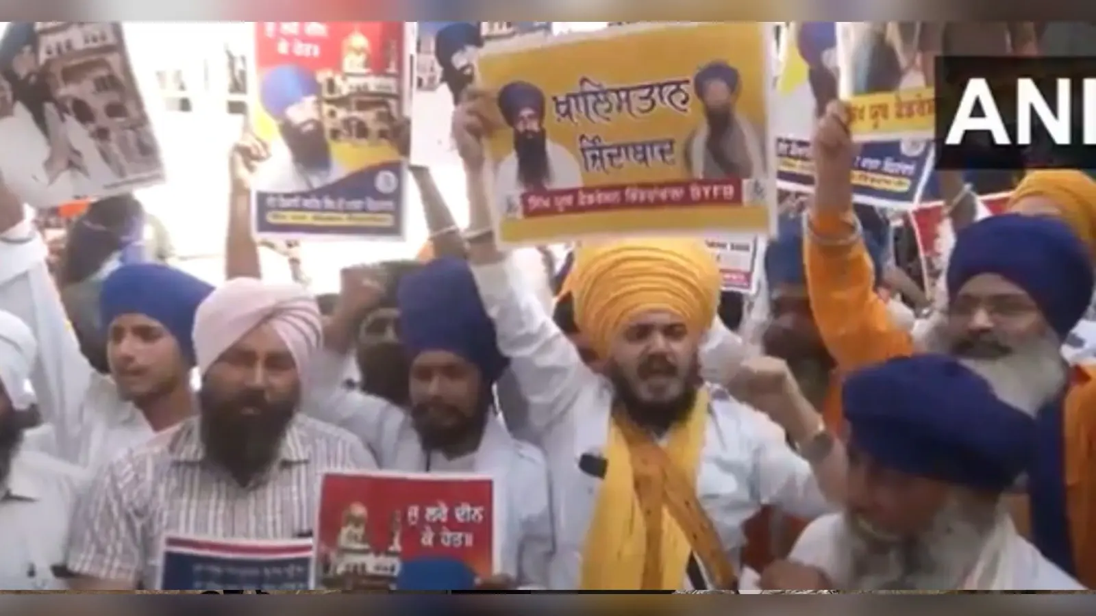 Operation Blue Star: ऑपरेशन ब्लू स्टार की 40वीं बरसी पर स्वर्ण मंदिर में लगे खालिस्तानी नारे, लहराई गई तलवारें
