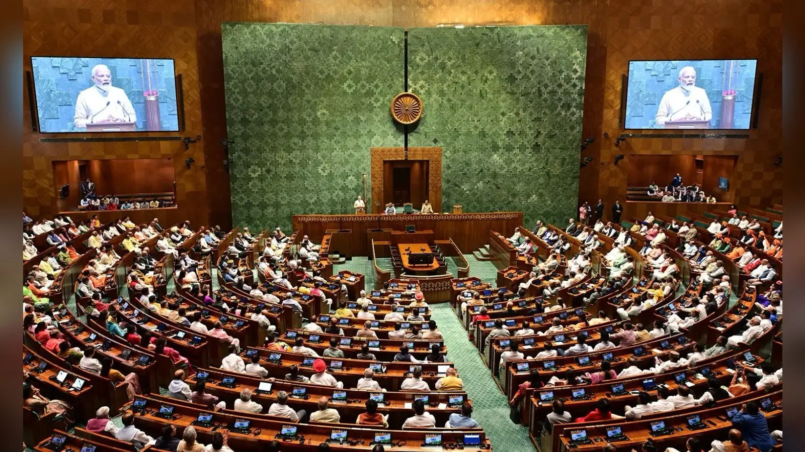 Parliament Winter Session 2024 : अदाणी मामले को लेकर संसद में हो सकता है जमकर हंगामा