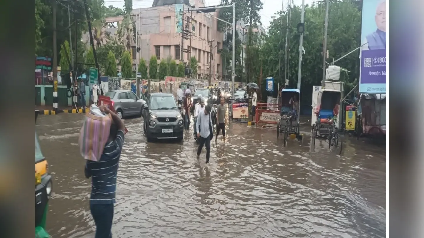 Motihari Weather: झमाझम बारिश से किसानों के खिले चेहरे, गर्मी से मिली राहत