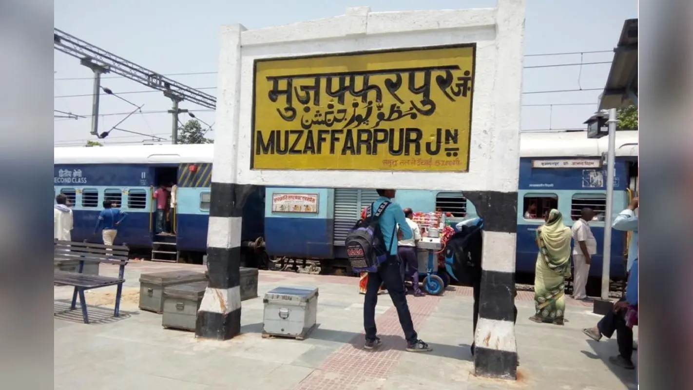 Railway News : सप्तक्रांति एक्सप्रेस में रात के समय मारपीट और खून के धब्बों से सहमे यात्री